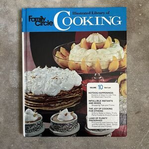VINTAGE Cookbook Family Circle Illustrated Library of Cooking Volume 10 Hot Lan